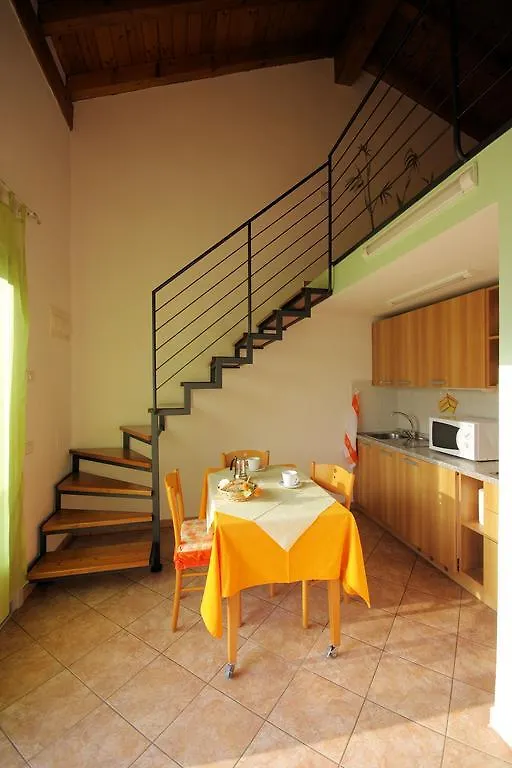 Residence Celeste Mezzegra 2*,