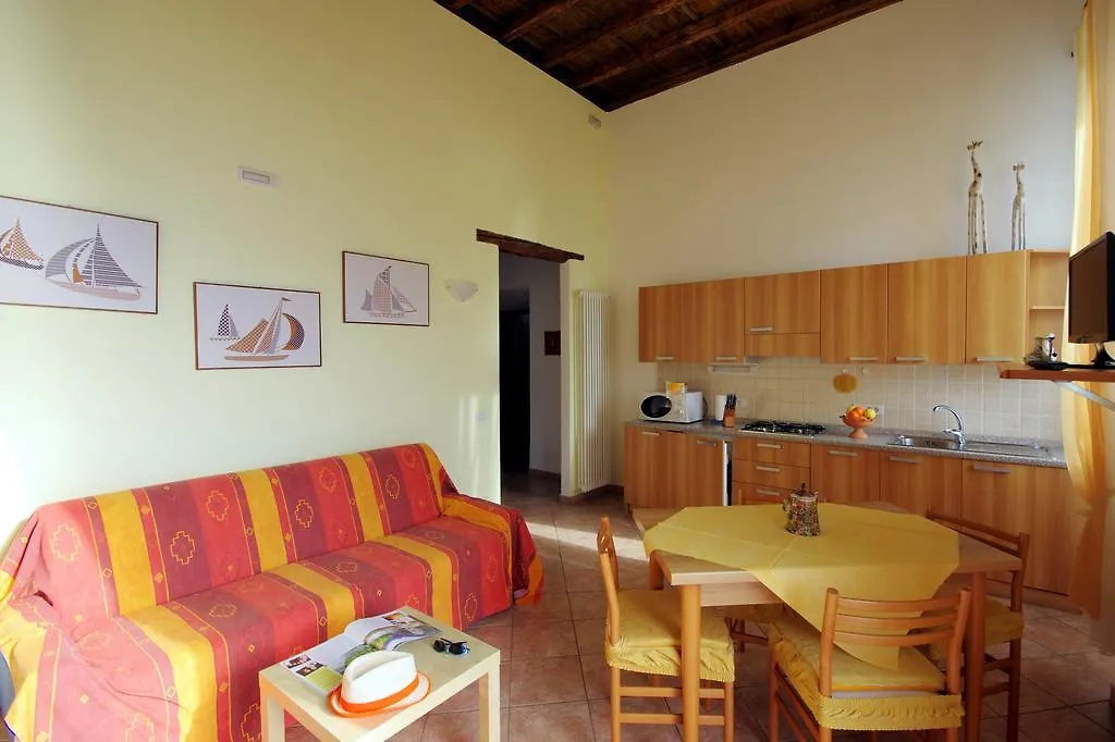 Residence Celeste Mezzegra 2*,  イタリア
