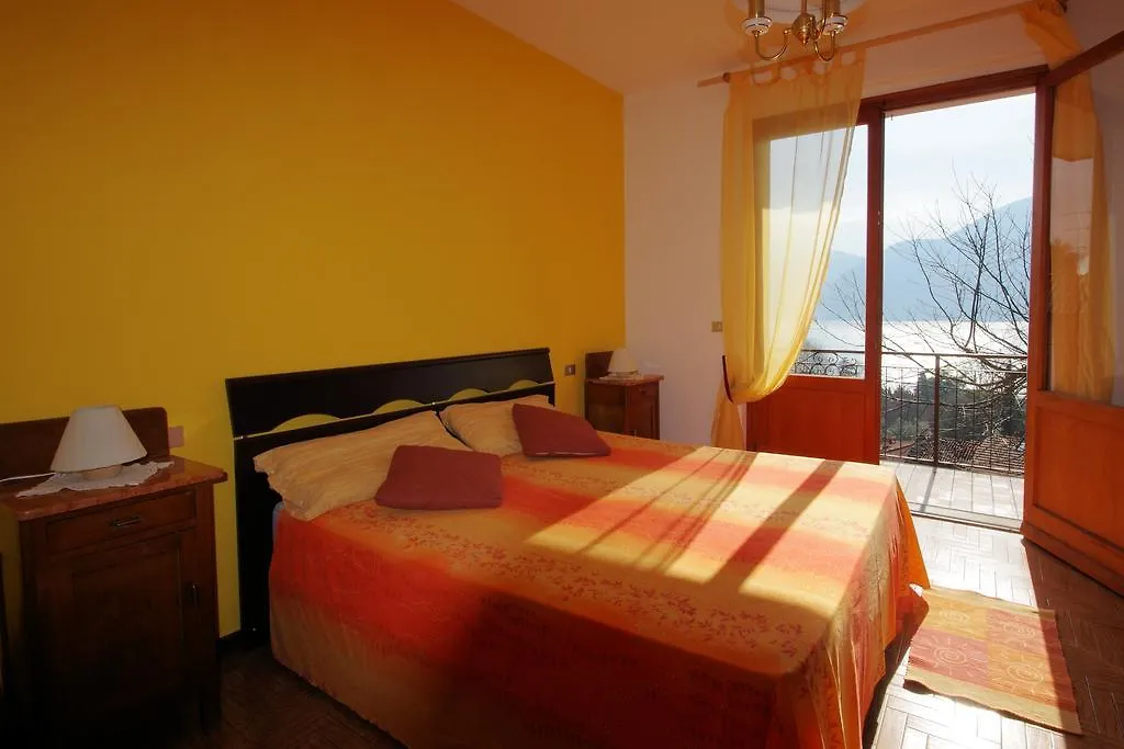 Residence Celeste Mezzegra 2*,