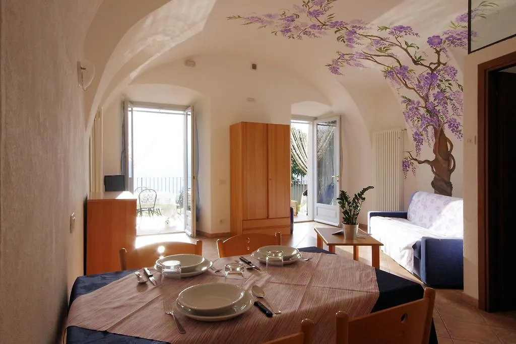 Residence Celeste Mezzegra イタリア