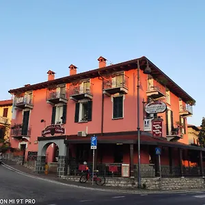 Nocleg ze śniadaniem Azzano Holidays, Mezzegra