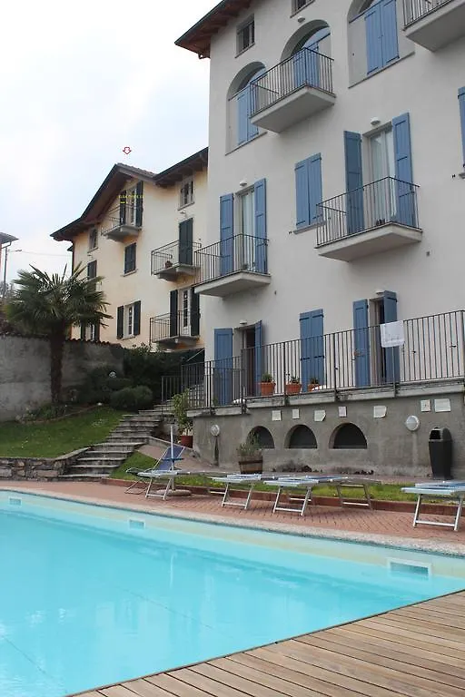 Residence Celeste Mezzegra 2*,