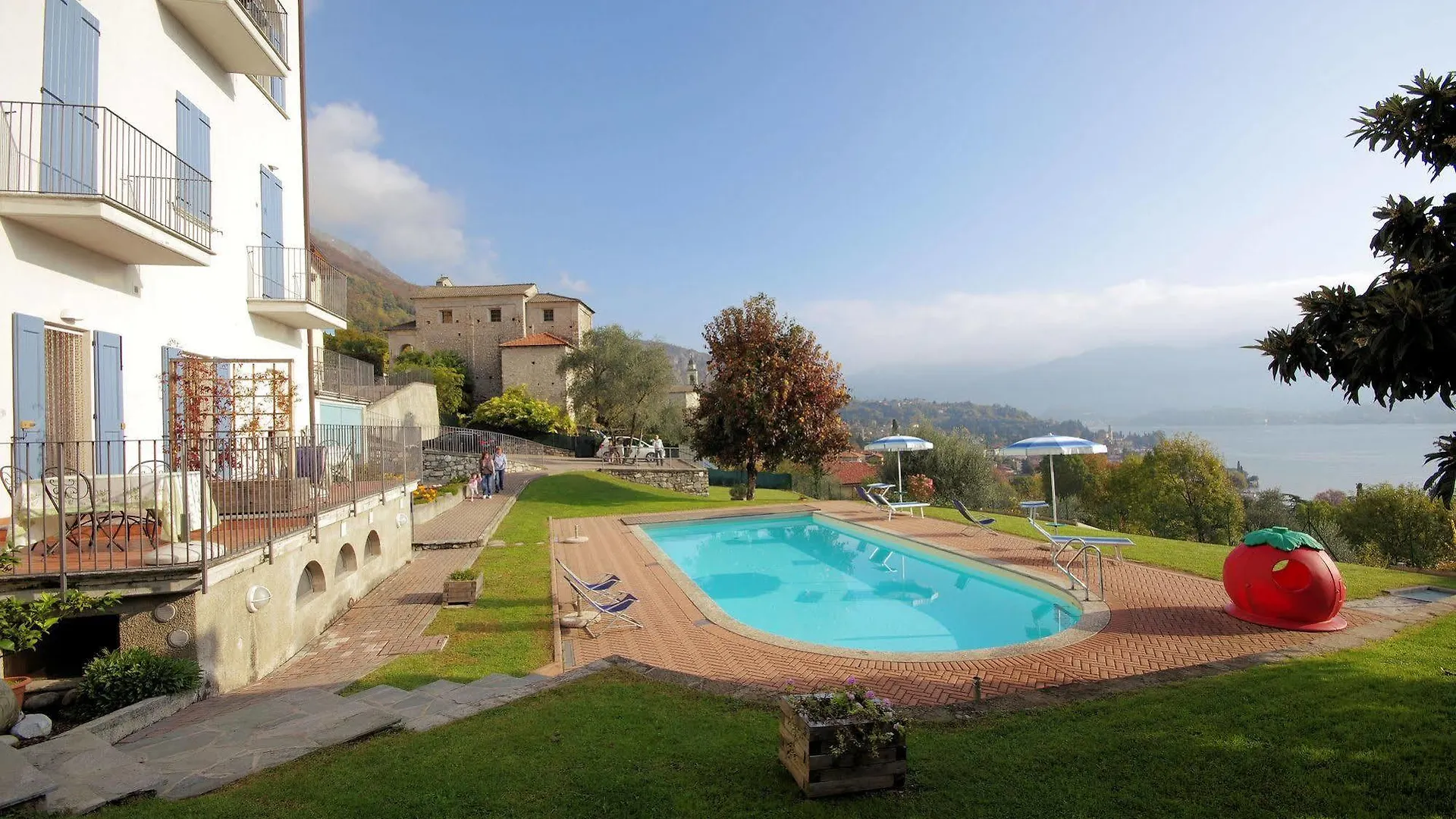 Residence Celeste Mezzegra Hotel apartamentowy